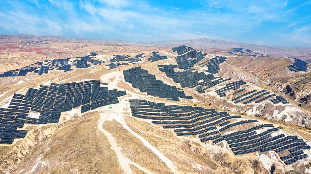 喜報(bào)——珈偉綠能承建河北蔚縣恒昌110MW集中式光伏電站成功首并！